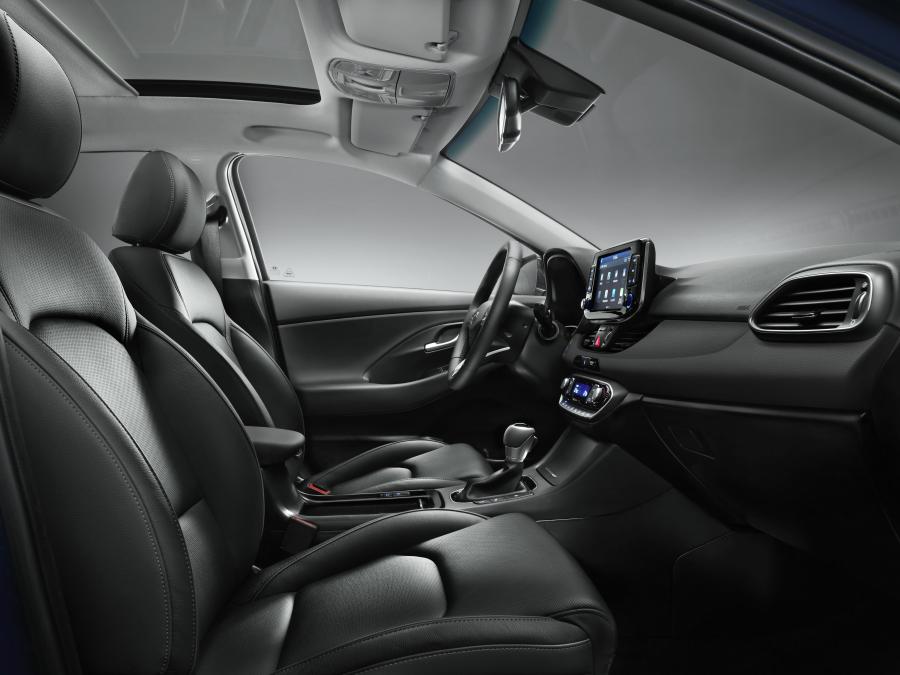 Интерьер Hyundai i30 2017 года  (фото 40 из 43)
